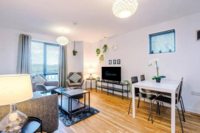 Sleeps 6, Stylish Apartment, Perfect For Groups, Long Term Disc